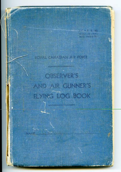 Un livre relié bleu dans lequel l’on peut inscrire les renseignements concernant les vols d’un tireur.